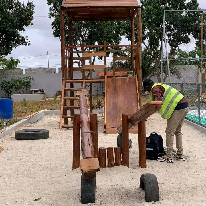 Parque infantil - JPH Kambongo
